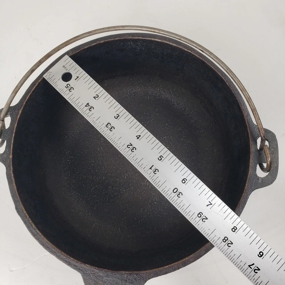 Vintage Lodge Cast Iron 2QT Dutch Oven with Bail Handle Made in USA No Lid 7.5: